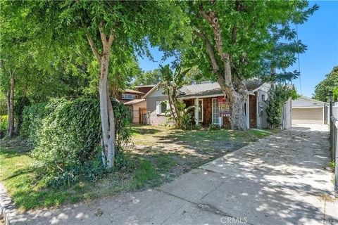 Tiny photo for 5919 Cantaloupe Avenue, Valley Glen, CA 91401 (MLS # SR25246282)