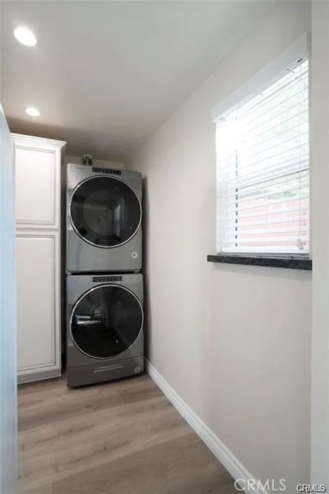 Tiny photo for 5919 Cantaloupe Avenue, Valley Glen, CA 91401 (MLS # SR25246282)