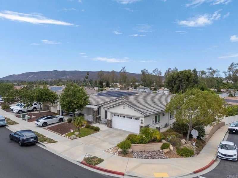 12952 Metate Ln