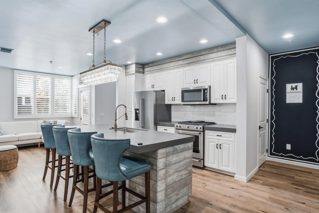 Photo of 687 S Coast Hwy 101 #216, Encinitas, CA 92024 (MLS # 250044209)