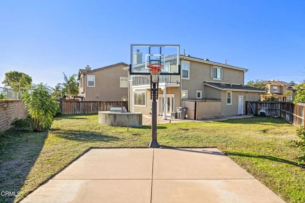 Photo of 862 Gitano Drive, Oxnard, CA 93030 (MLS # V1-33920)