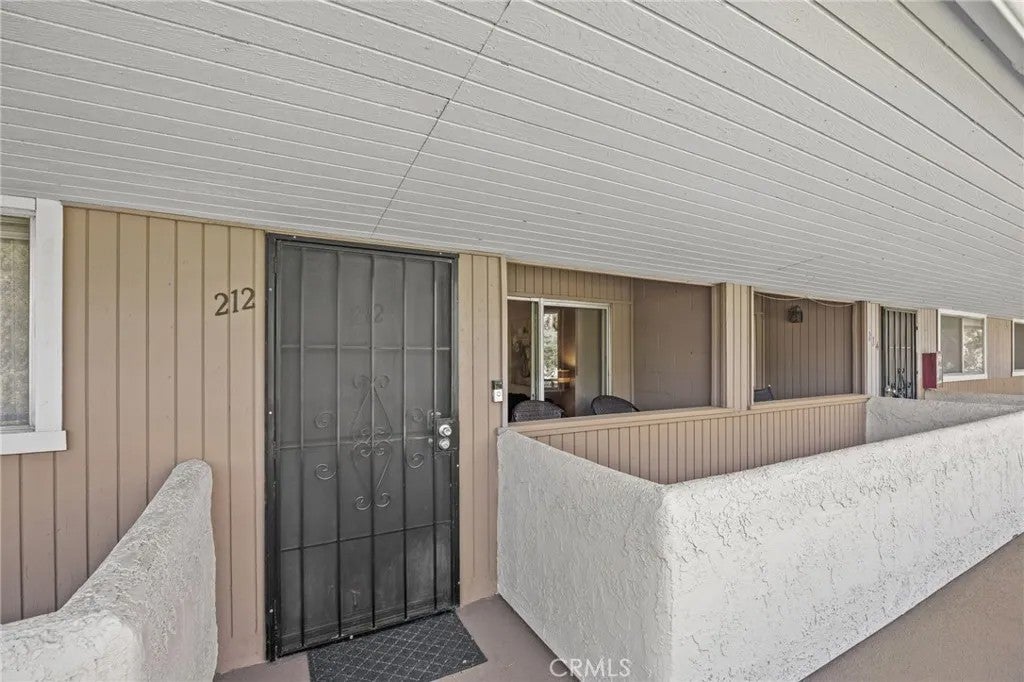 575 N Villa Court