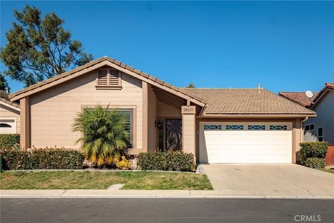 Photo of 28525 Barbosa, Mission Viejo, CA 92692 (MLS # SW26026754)