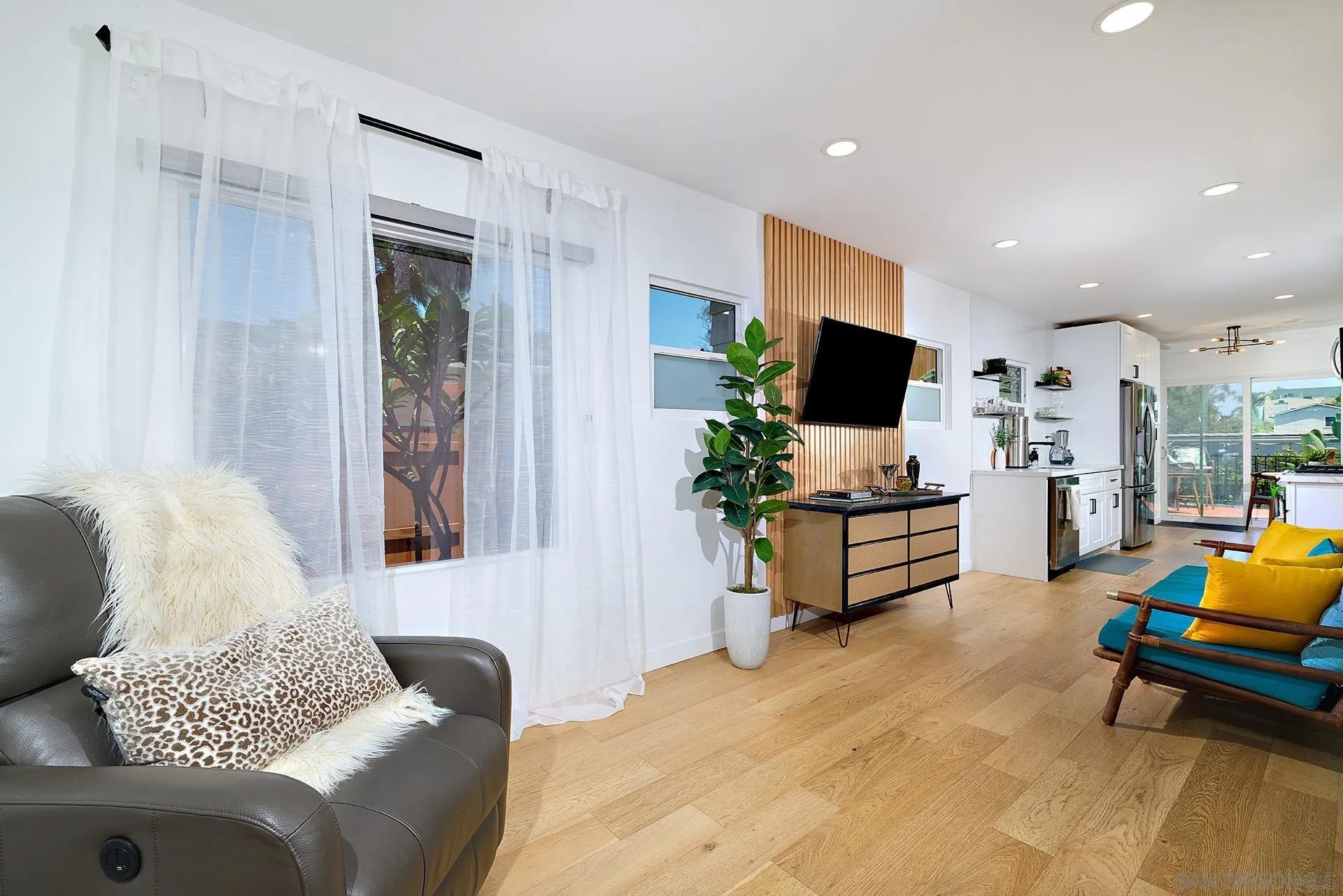 1608 Herbert Place