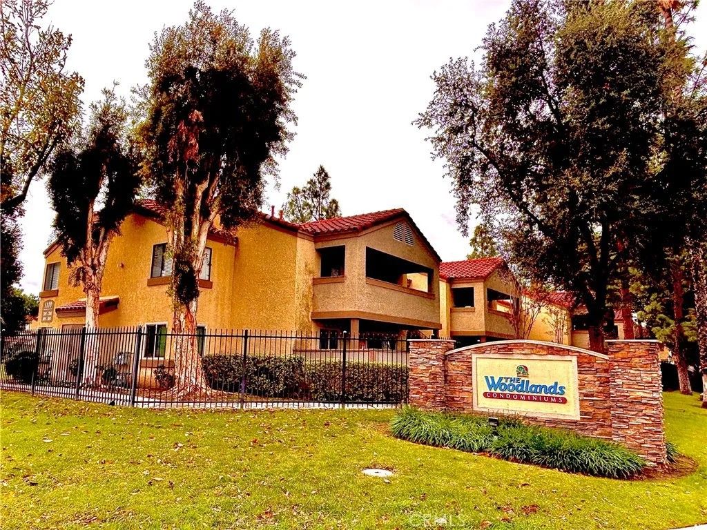 Photo of 1110 W Blaine St #102, Riverside, CA 92507 (MLS # CV26045853)