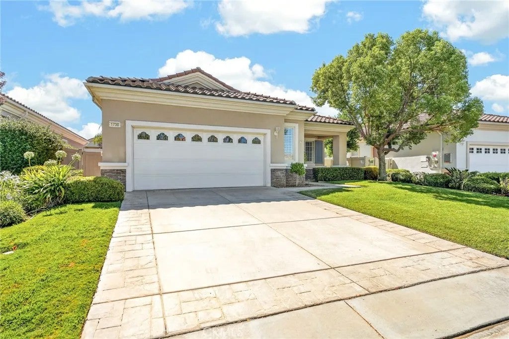 1730 N Forest Oaks