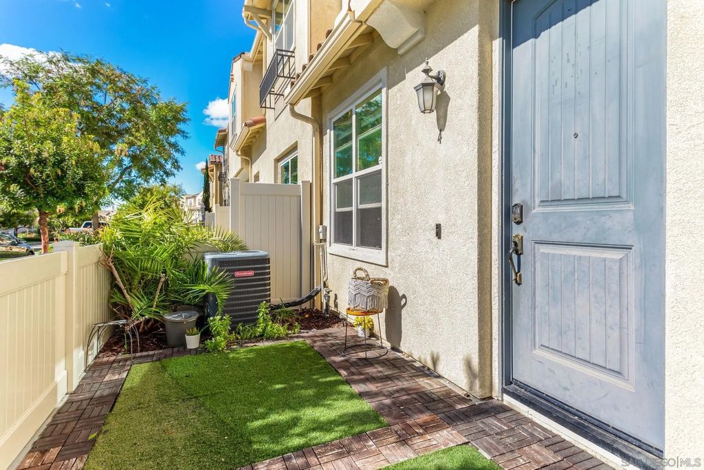 Photo of 1520 Santa Carolina Ave #4, Chula Vista, CA 91913 (MLS # 2600577)