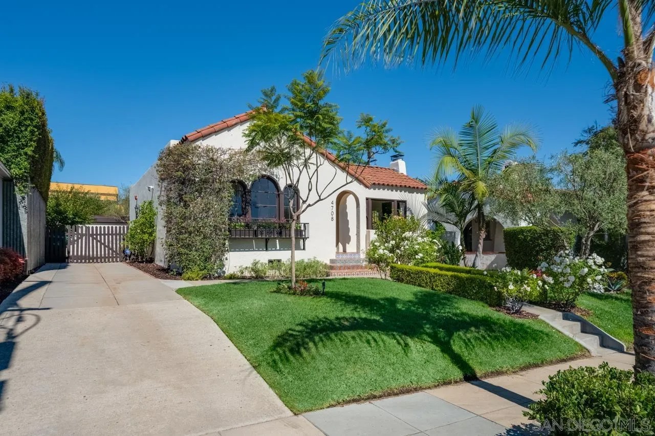 4708 Van Dyke Ave