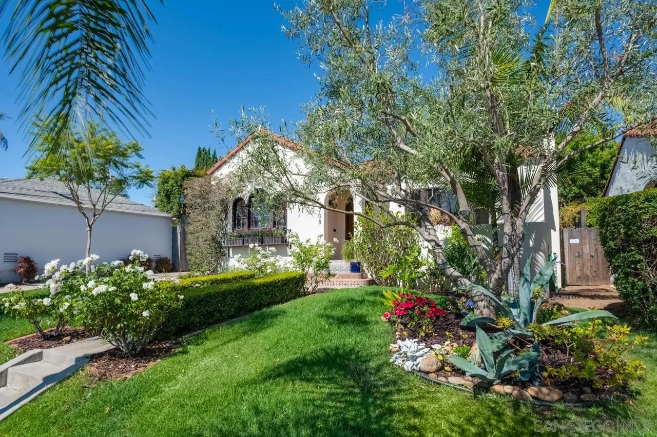 4708 Van Dyke Ave