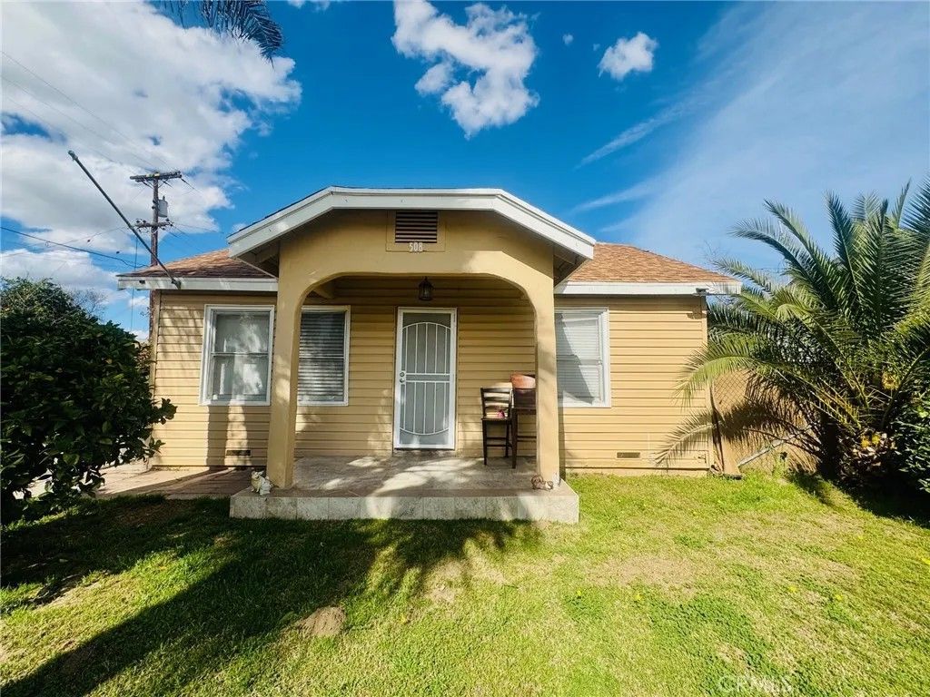 Photo of 508 Beardsley Ave, Bakersfield, CA 93308 (MLS # SR26034641)