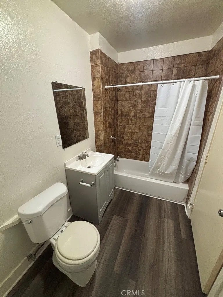 811 W 40th