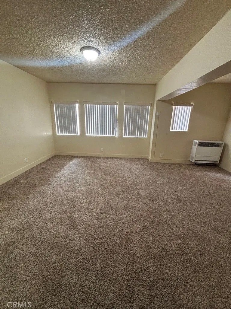 811 W 40th