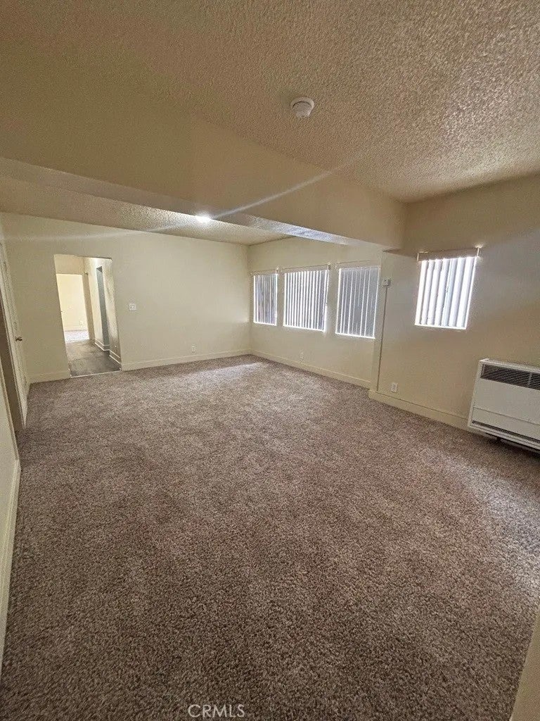 811 W 40th