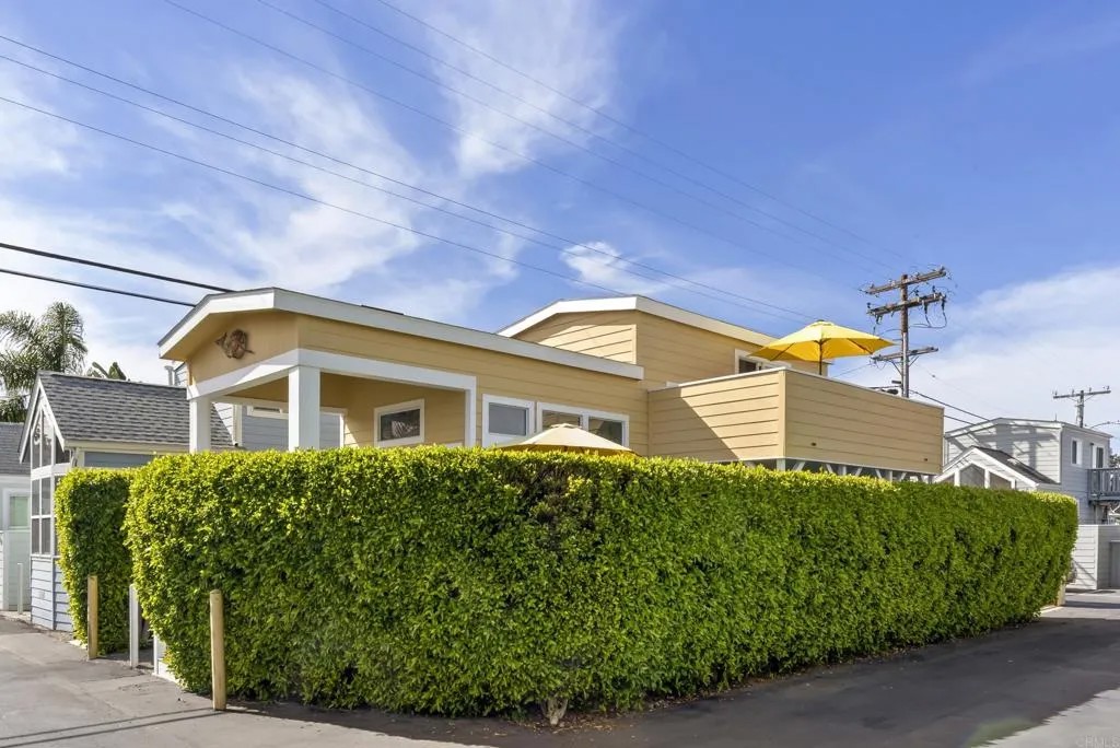 1624 N Coast Highway 101 2