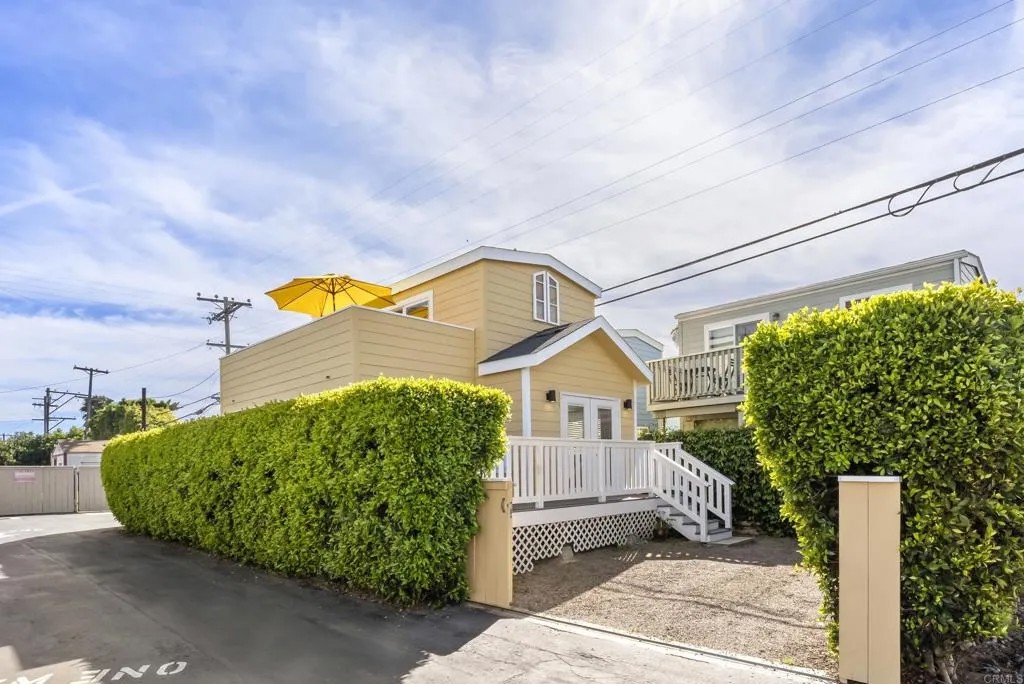 1624 N Coast Highway 101 2