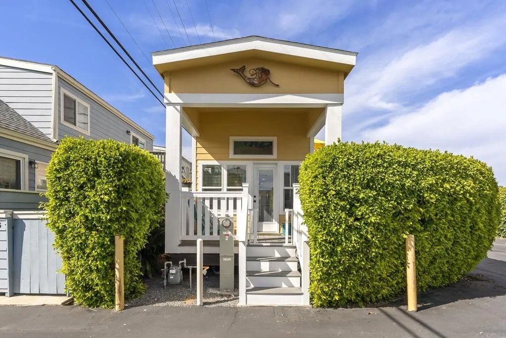 Photo of 1624 N Coast Highway 101 #2, Encinitas, CA 92024 (MLS # NDP2602486)