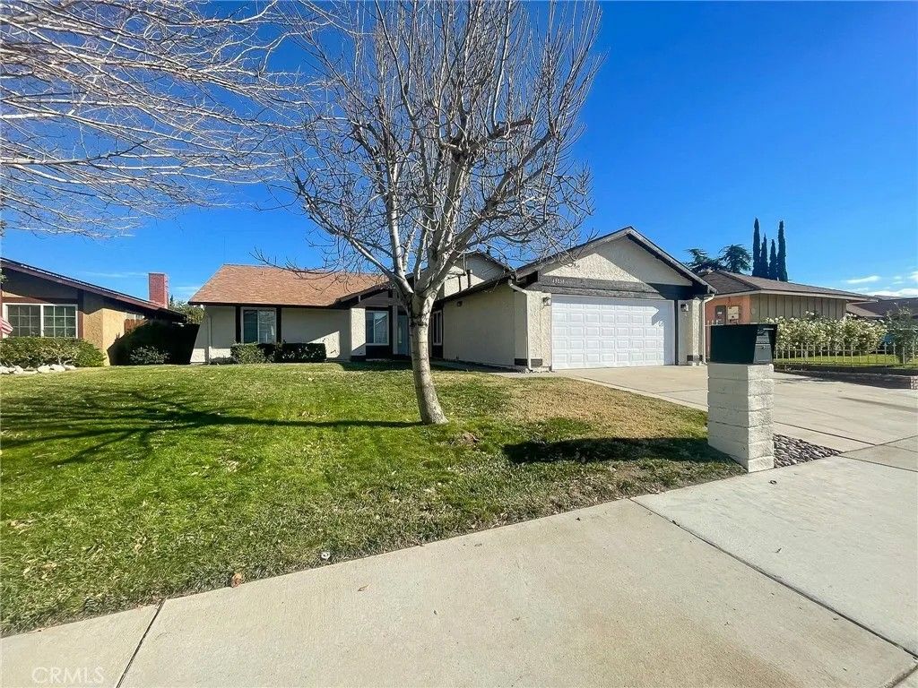 Photo of 43038 Burlwood Dr, Lancaster, CA 93536 (MLS # SR26004139)