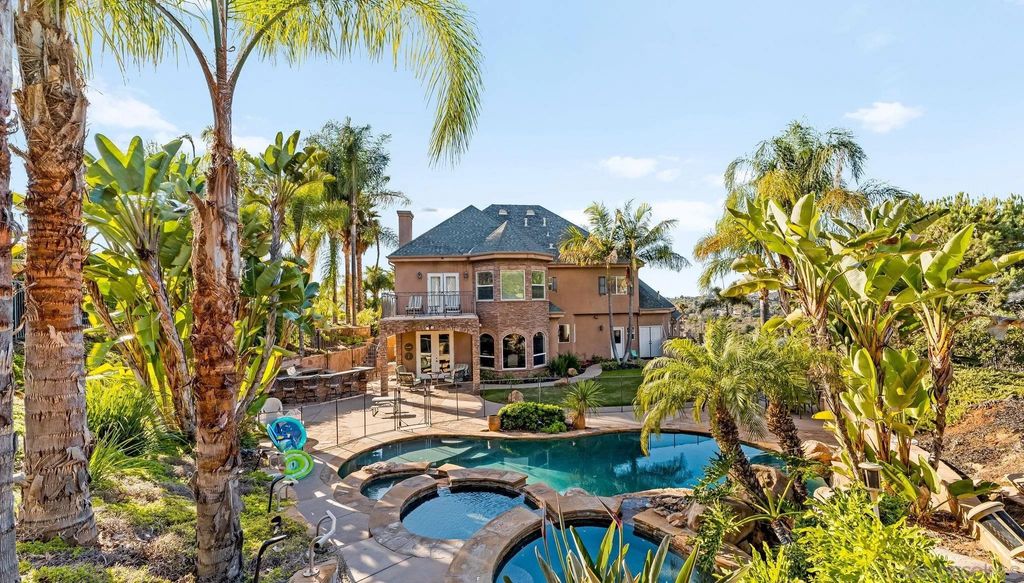 Photo of 2270 Summit Drive, Escondido, CA 92025 (MLS # 260006743)