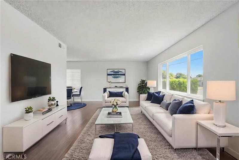 285 W Covina