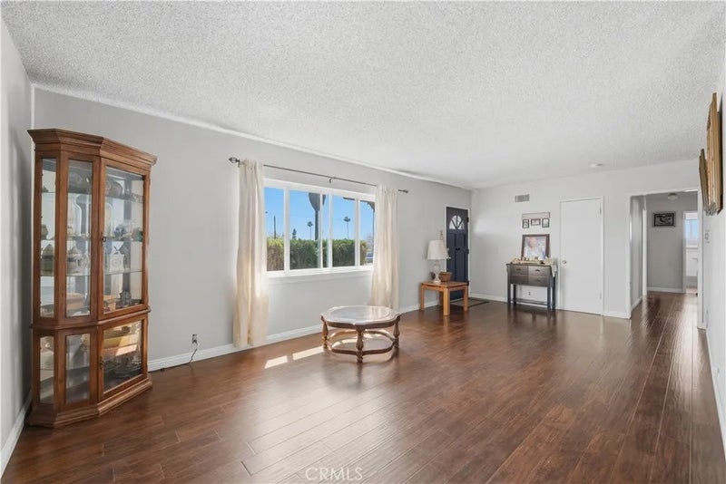285 W Covina
