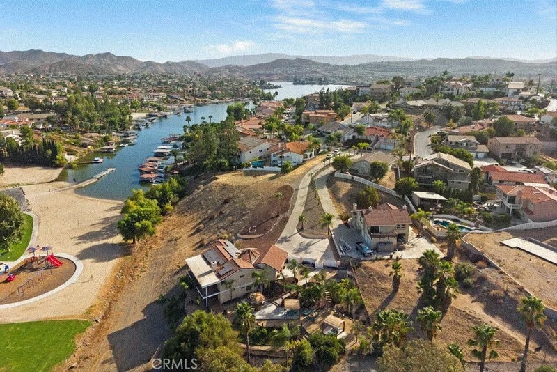22032 W San Joaquin Drive