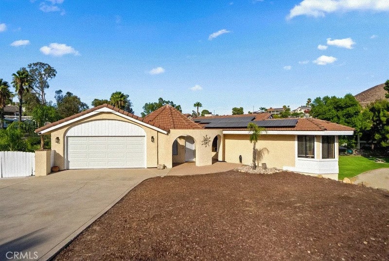 22032 W San Joaquin Drive