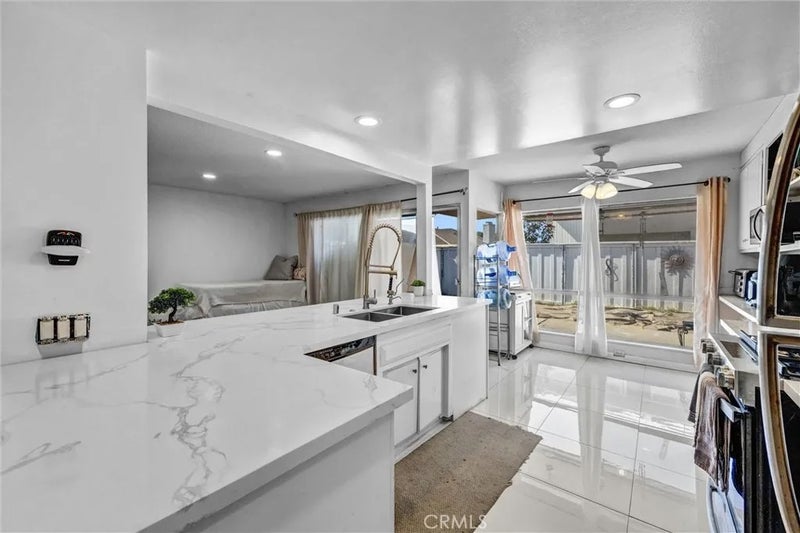 919 Glencliff