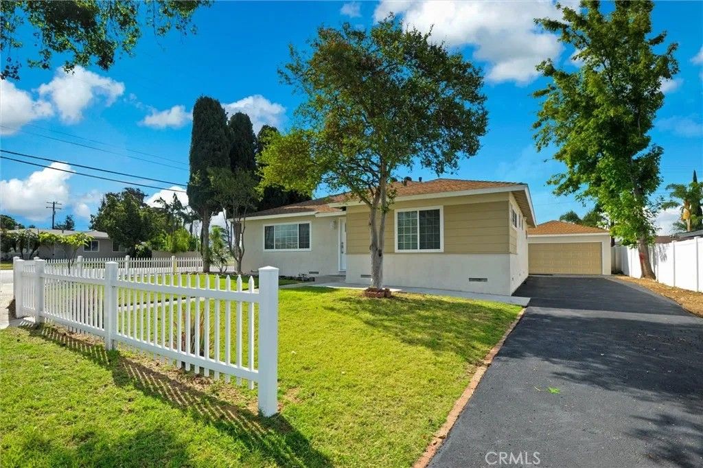 Photo of 504 W Nubia Street, Covina, CA 91722 (MLS # CV26076916)