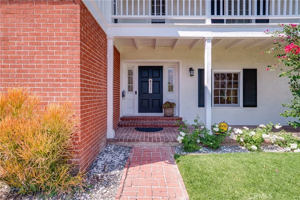 2245 E California