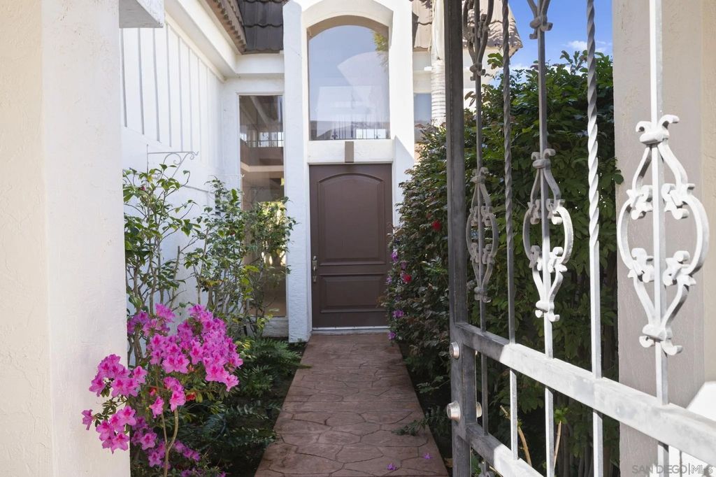 Photo of 2847 Via Posada, La Jolla, CA 92037 (MLS # 260006694)