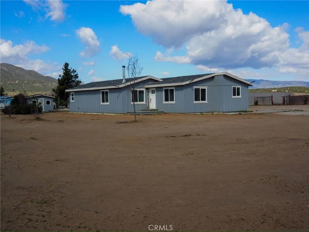 Photo of 40950 Lake Riverside Dr, Aguanga, CA 92536 (MLS # SW26065120)