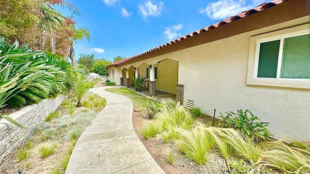 Photo of 2798 Alta Vista Drive, Fallbrook, CA 92028 (MLS # NDP2507956)