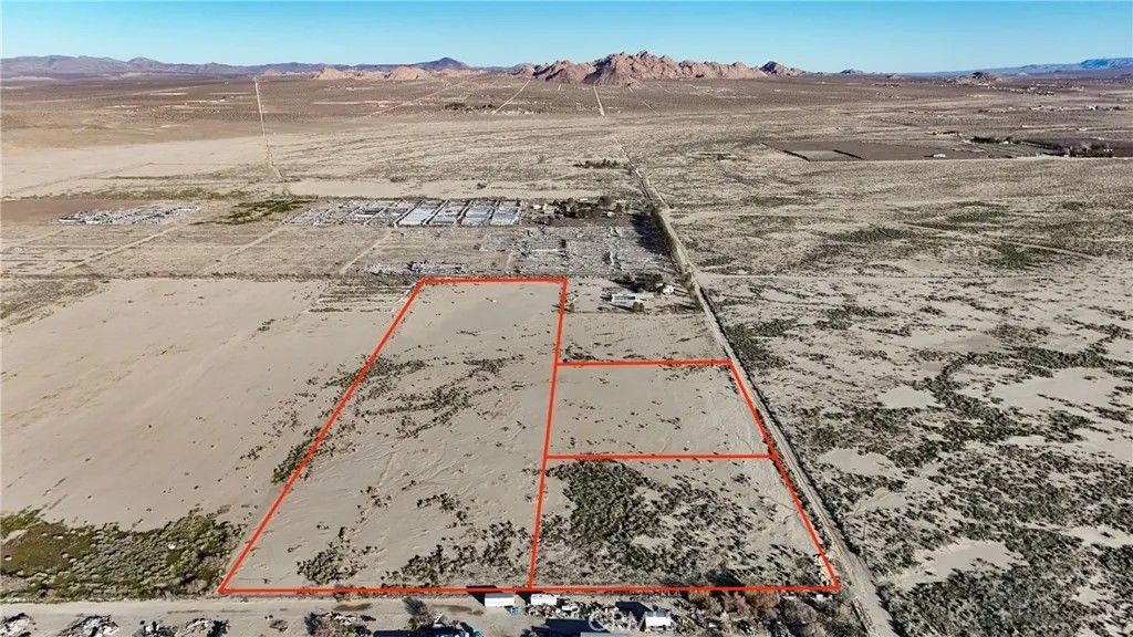 Photo of 796 Sherman, Lucerne Valley, CA 92356 (MLS # HD26014218)