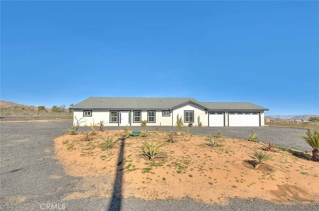 Photo of 55972 Hondo Street, Yucca Valley, CA 92284 (MLS # IV26042249)