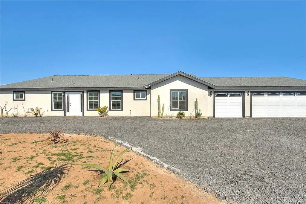 Photo of 55972 Hondo Street, Yucca Valley, CA 92284 (MLS # IV26042249)