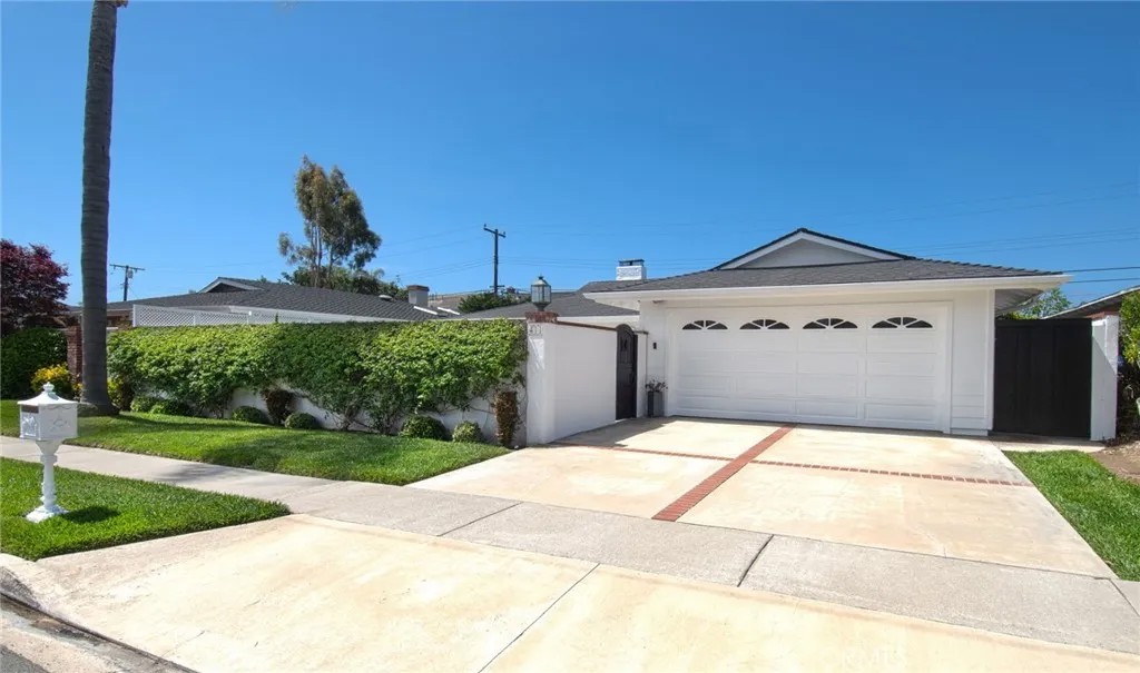411 Lenwood Drive