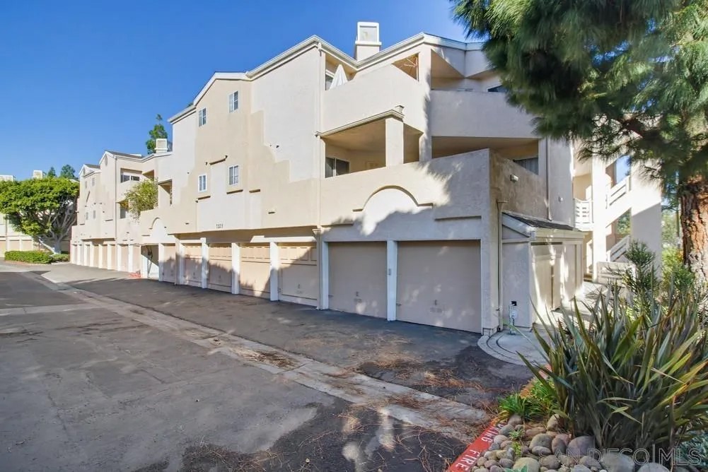 7223 Camino Degrazia 75