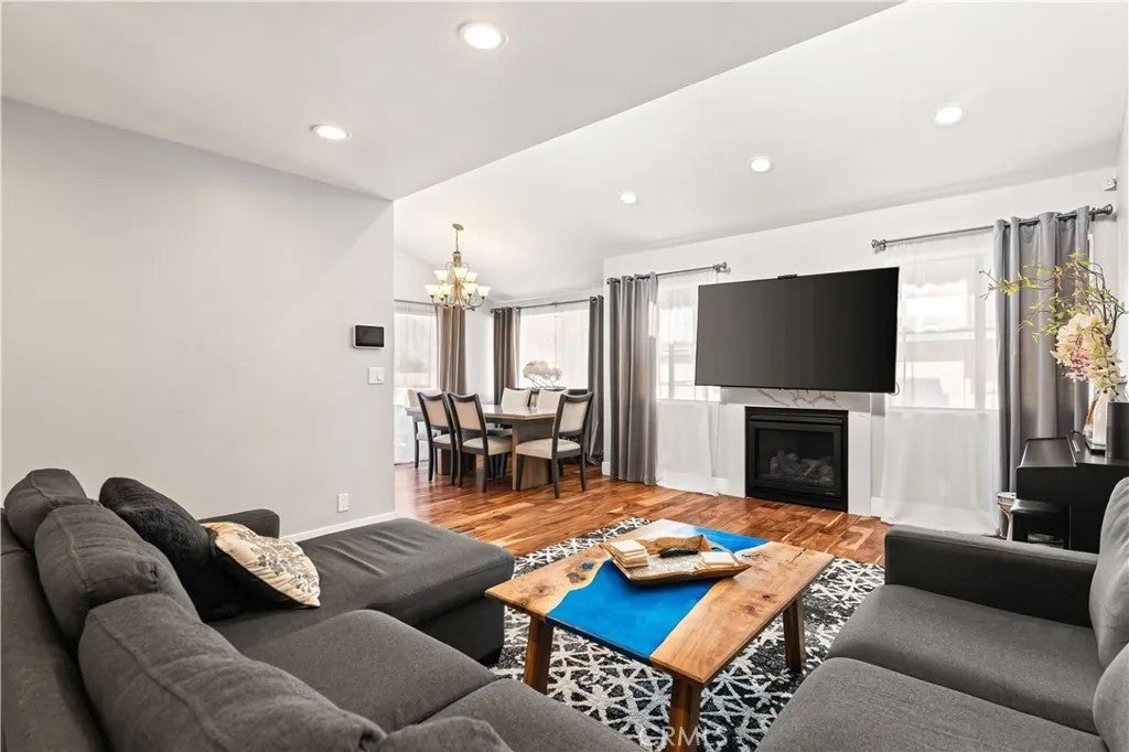 10550 Sunland 7