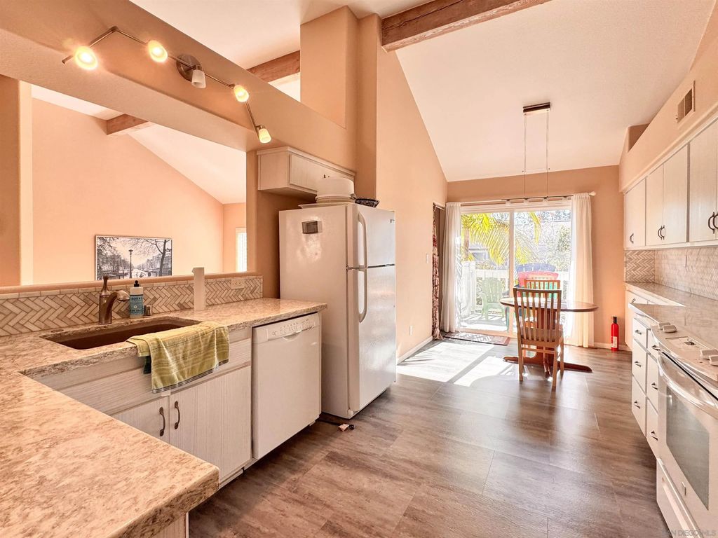 Photo of 8585 Via Mallorca #4, La Jolla, CA 92037 (MLS # 2600863)