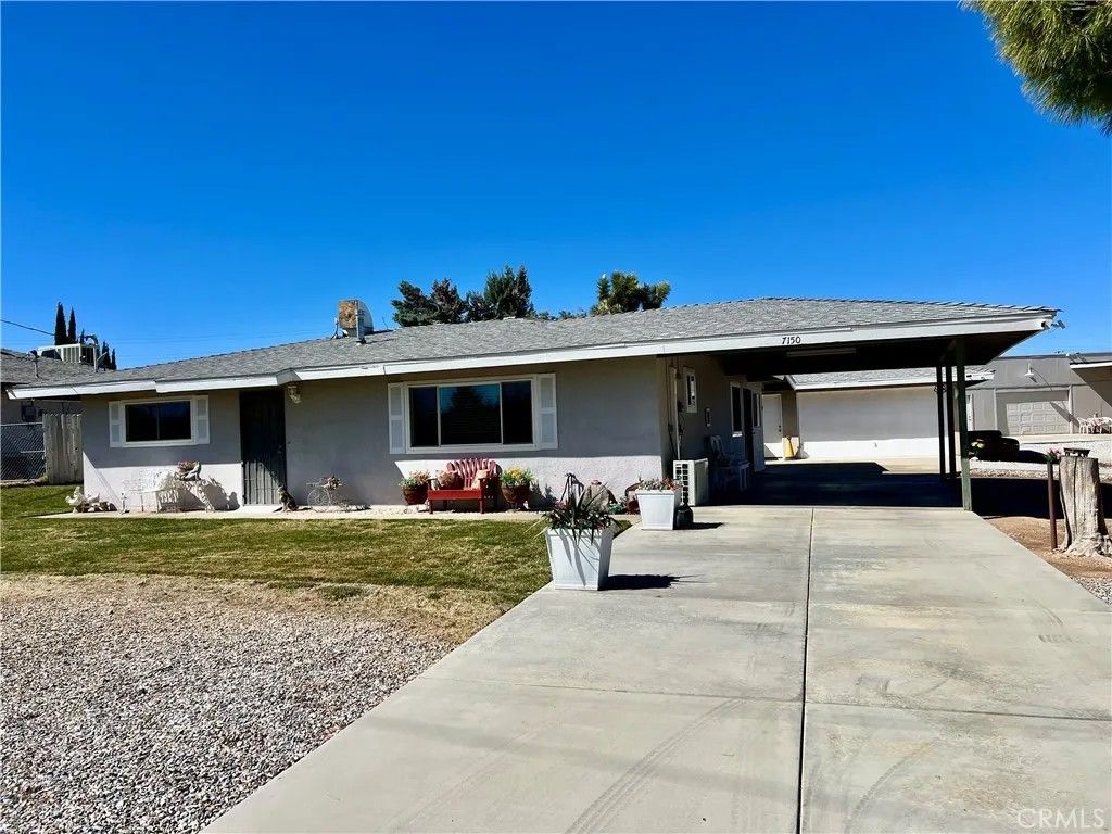 Photo of 7150 Redwood Avenue, Hesperia, CA 92345 (MLS # HD26039936)