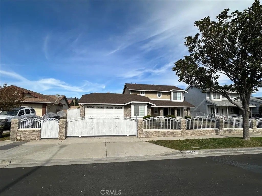 Photo of 15858 Montgomery Dr, Fontana, CA 92336 (MLS # AR25280034)