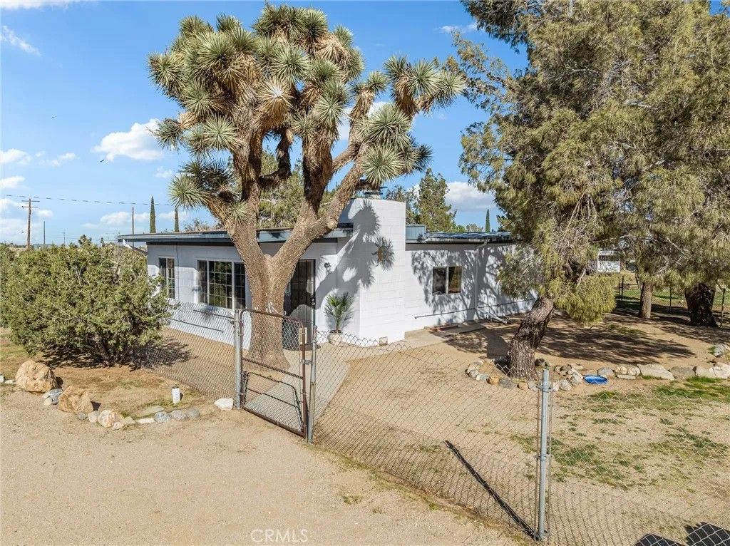 Photo of 9770 2nd St, Phelan, CA 92371 (MLS # HD25277048)