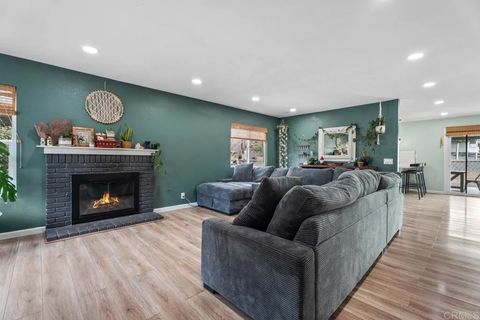 215 Henrietta Ct San Diego CA 92114