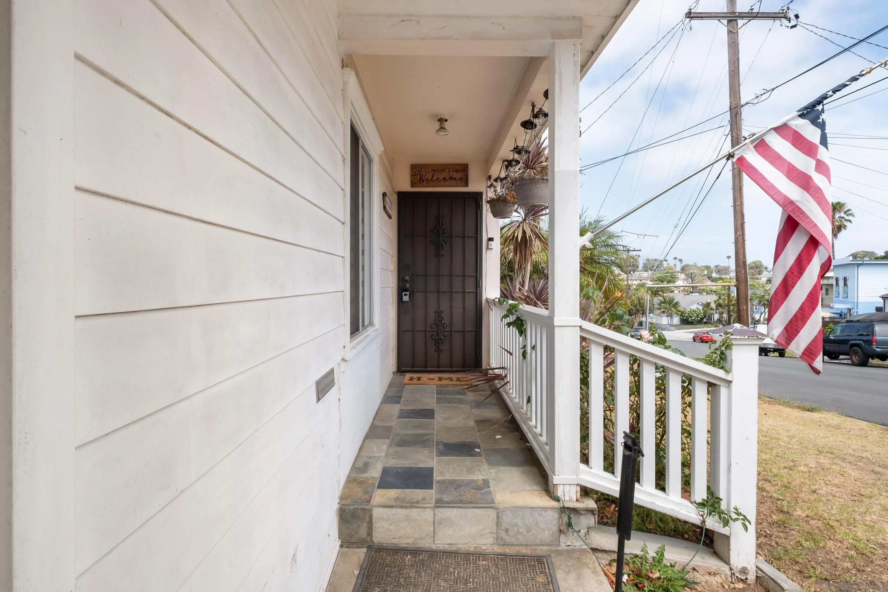 3939 Santa Cruz Avenue