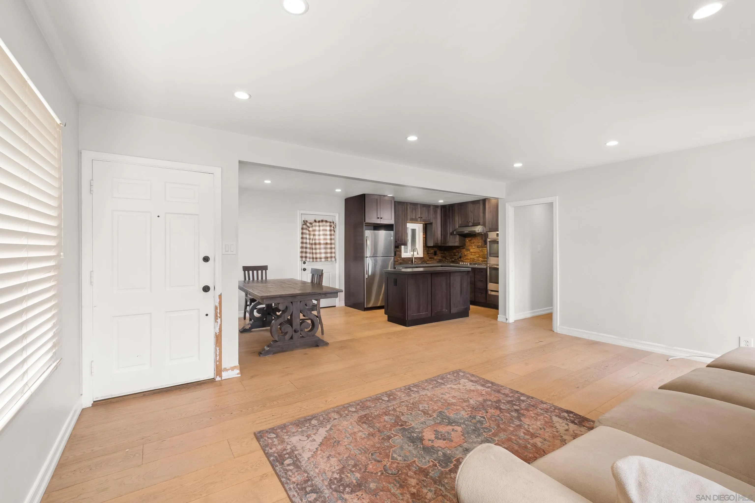 3939 Santa Cruz Avenue