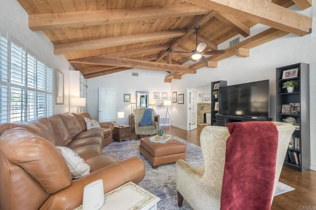 1143 Cypress Dr