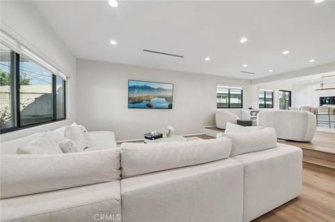 Tiny photo for 15937 Londelius Street, North Hills, CA 91343 (MLS # SR25274570)