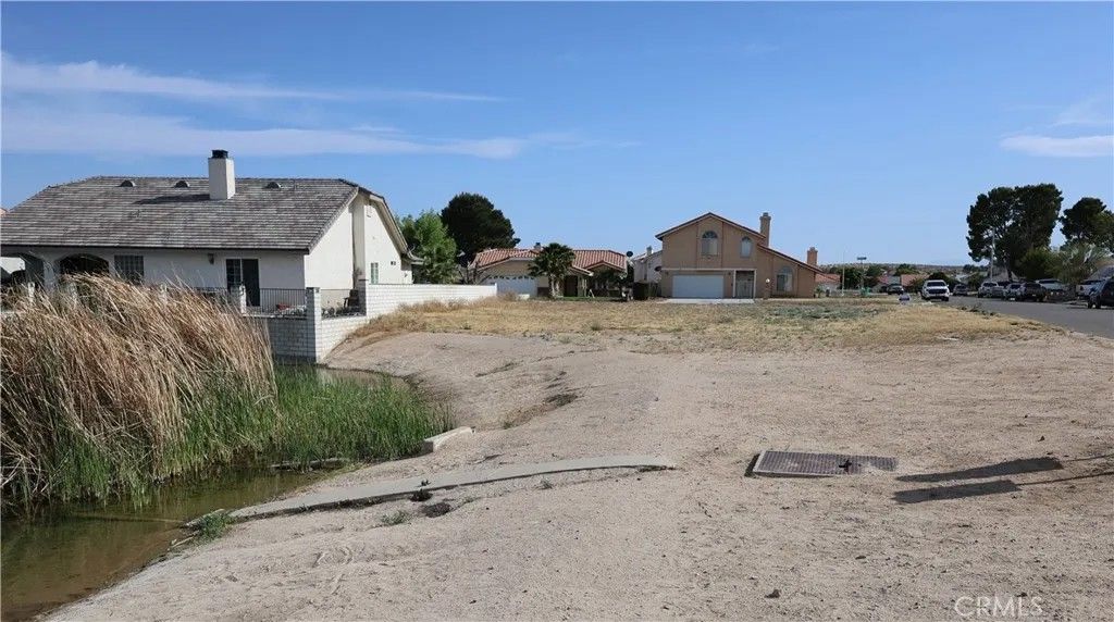 Photo of 14354 Ironsides Ln, Helendale, CA 92342 (MLS # IG26089214)