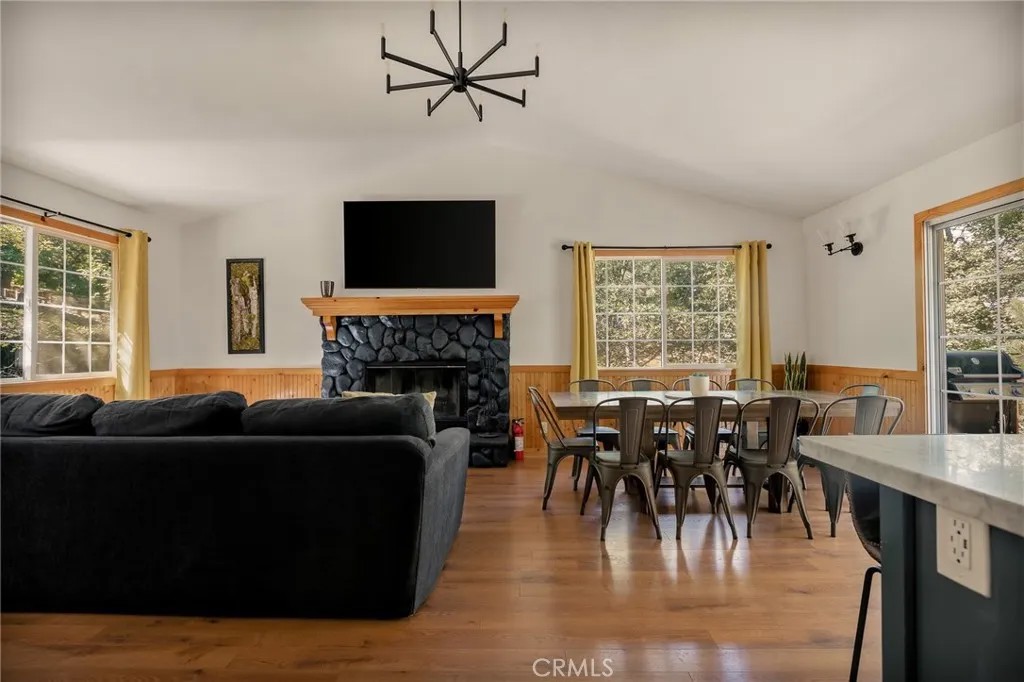 1348 Manzanita