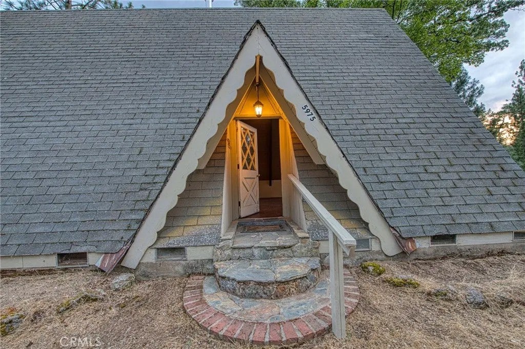 5975 Evergreen Lane
